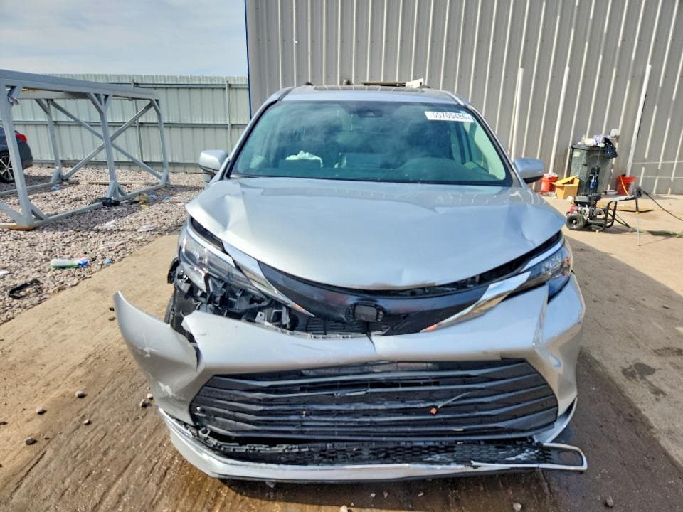 2024 TOYOTA SIENNA XLE 7-PASSENGER 5