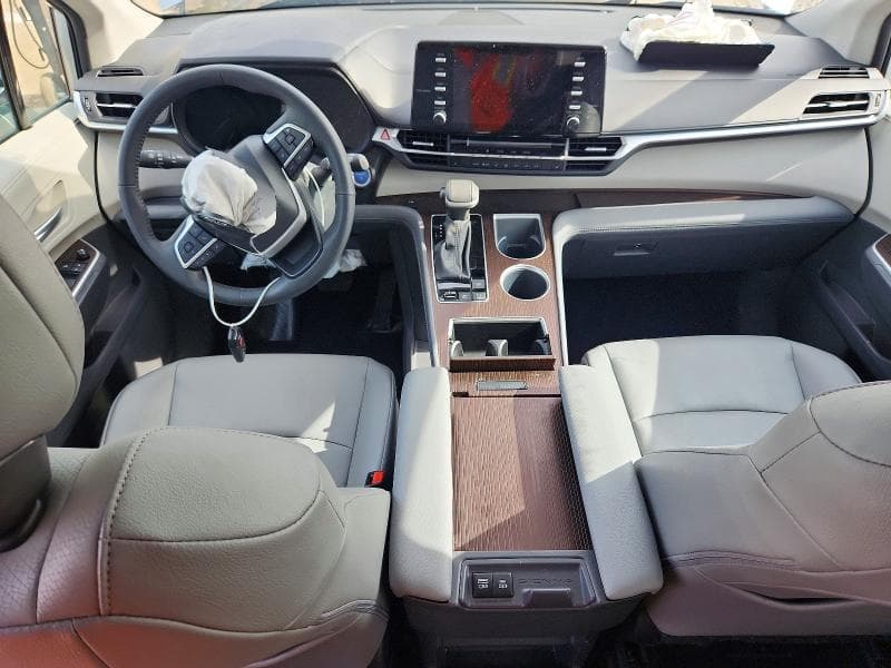 2024 TOYOTA SIENNA XLE 7-PASSENGER 8