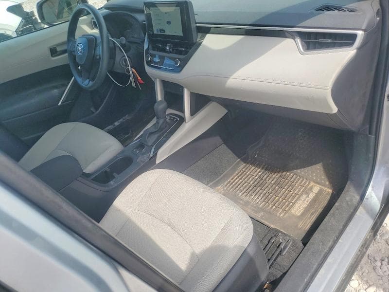 2025 TOYOTA COROLLA CROSS L 8