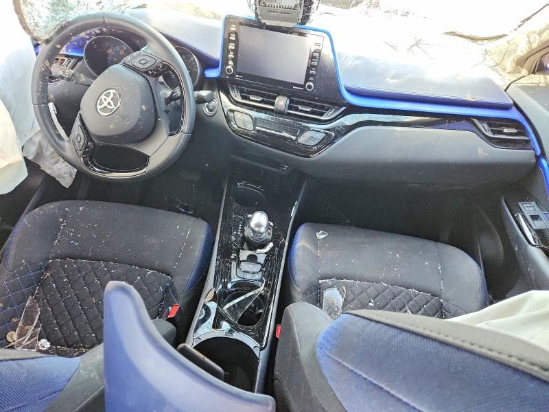 2022 TOYOTA C-HR XLE XLE 8