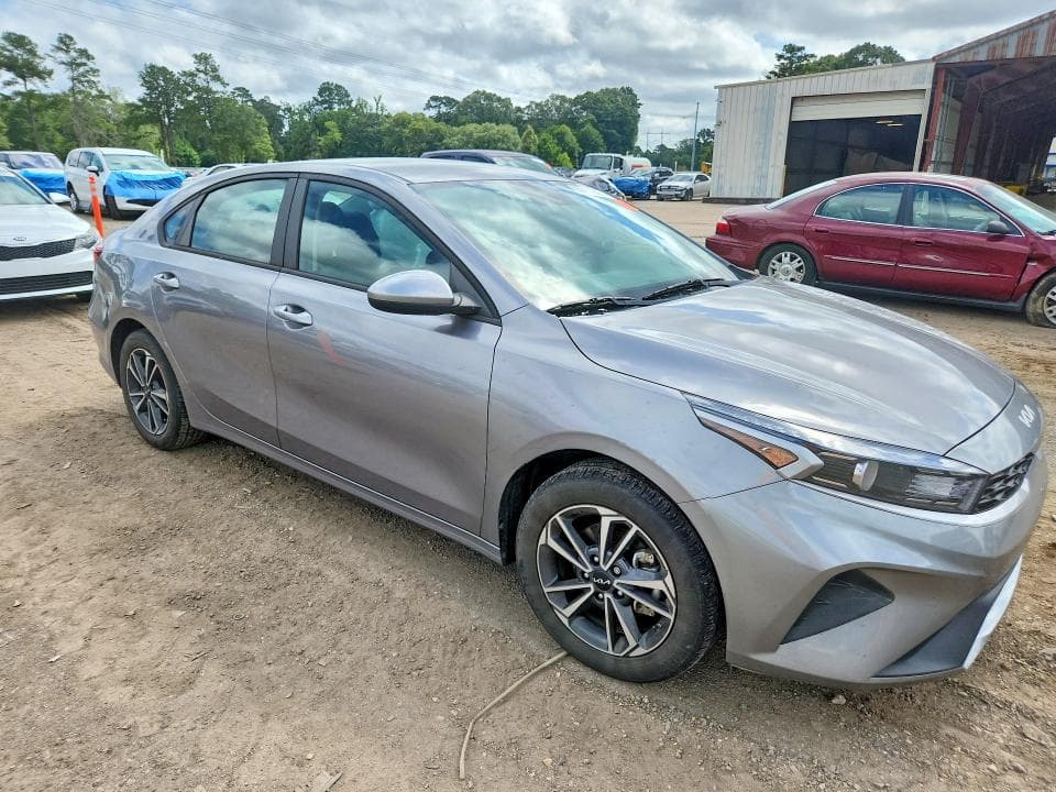 2024 KIA FORTE LXS 4