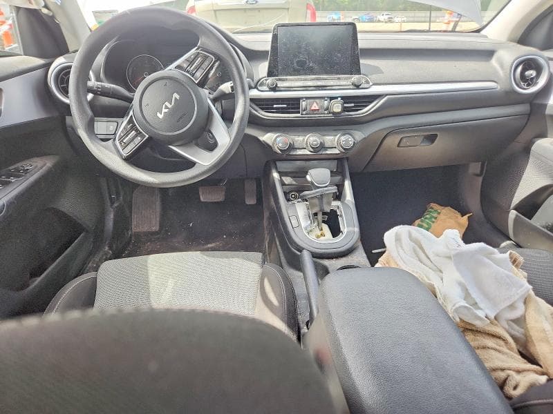 2024 KIA FORTE LXS 8