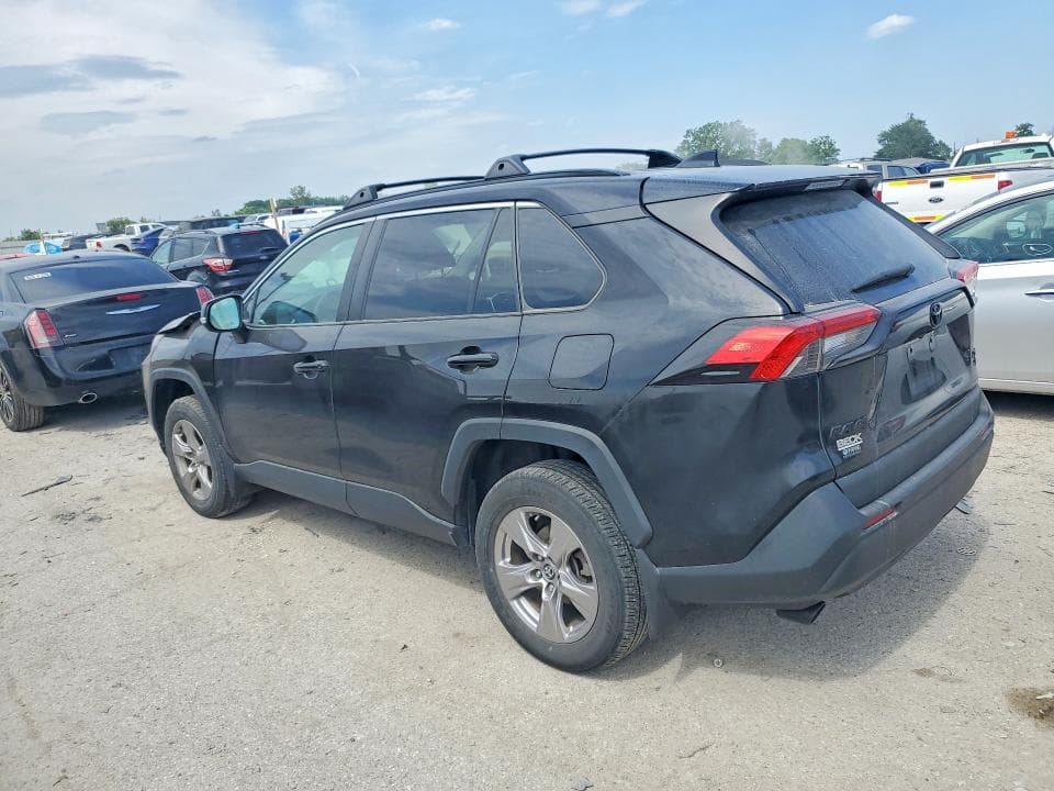 2022 TOYOTA RAV4 XLE 2