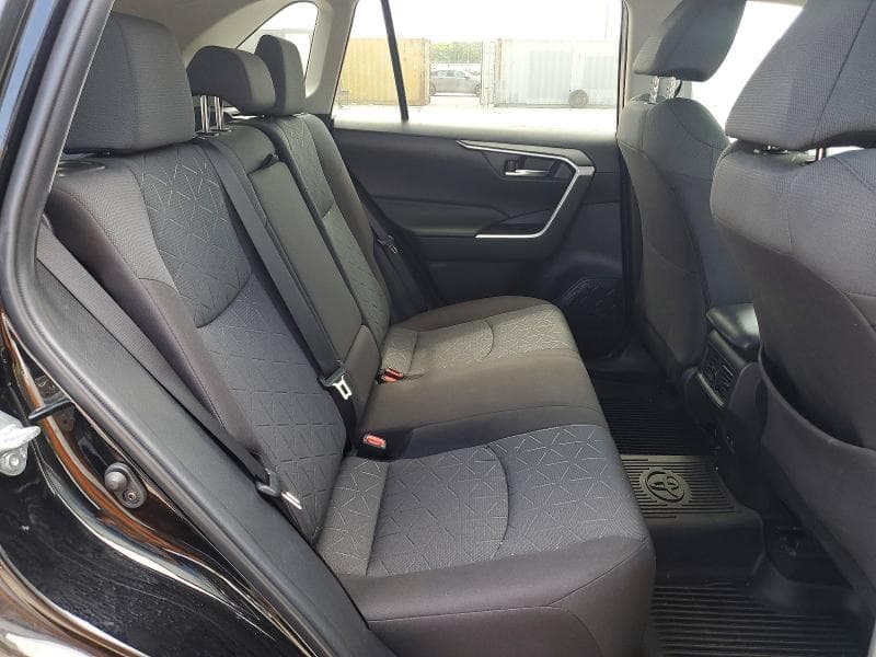 2022 TOYOTA RAV4 XLE 11