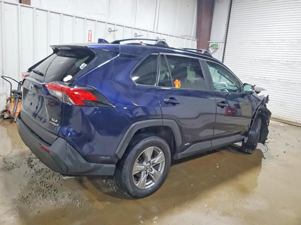 2024 TOYOTA RAV4 HYBRID XLE 3
