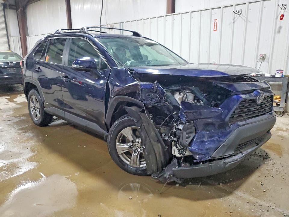 2024 TOYOTA RAV4 HYBRID XLE 4