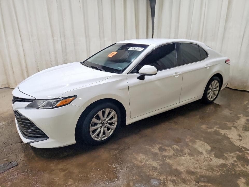 2019 TOYOTA CAMRY LE - 1