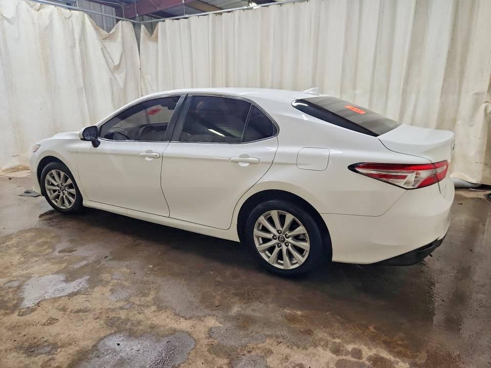 2019 TOYOTA CAMRY LE 2