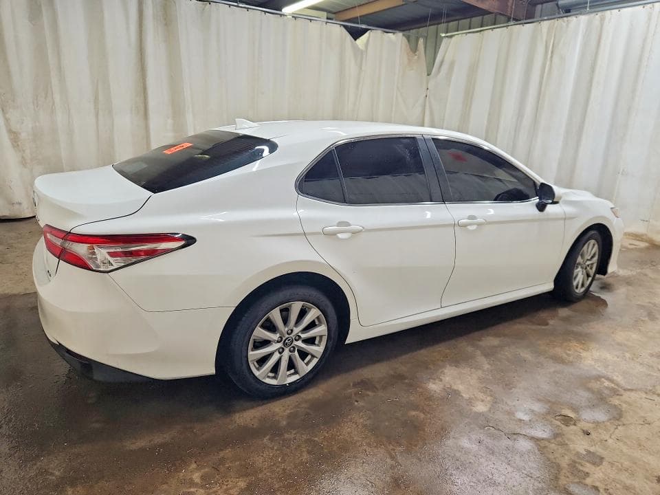 2019 TOYOTA CAMRY LE 3