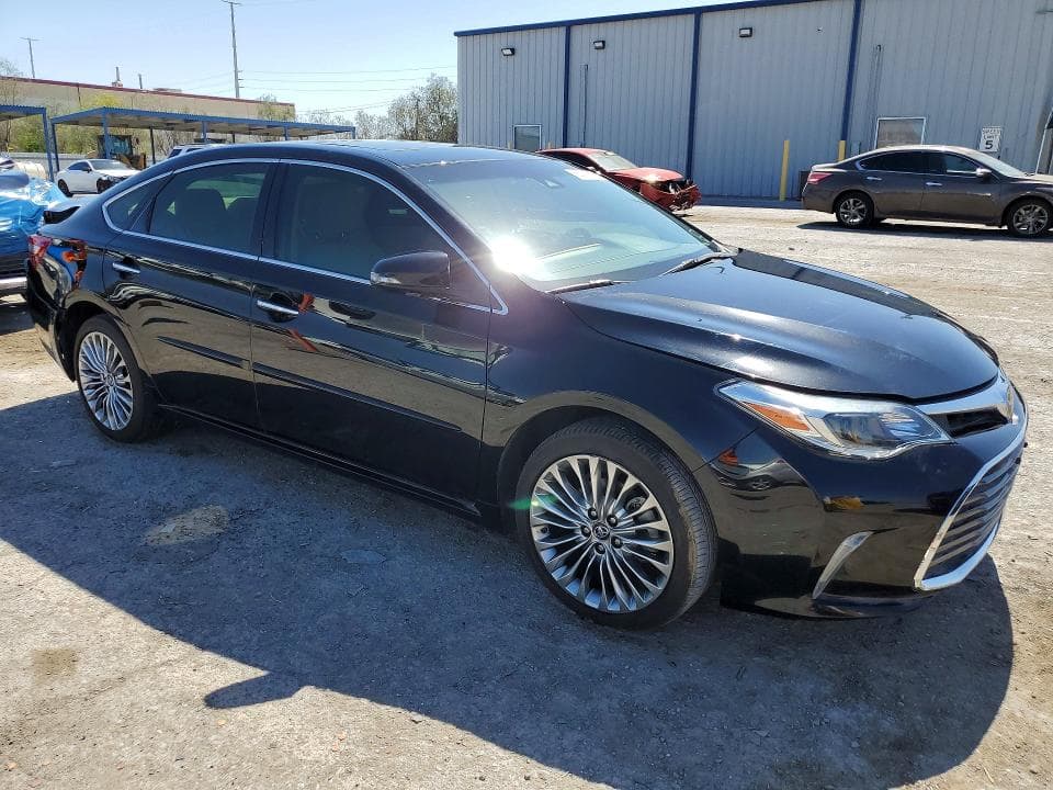 2018 TOYOTA AVALON LIMITED 4