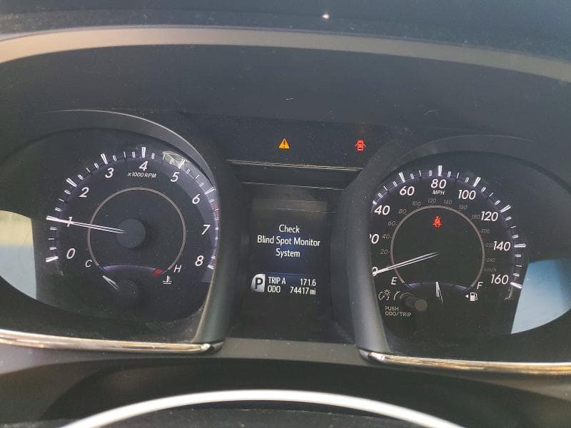 2018 TOYOTA AVALON LIMITED 9