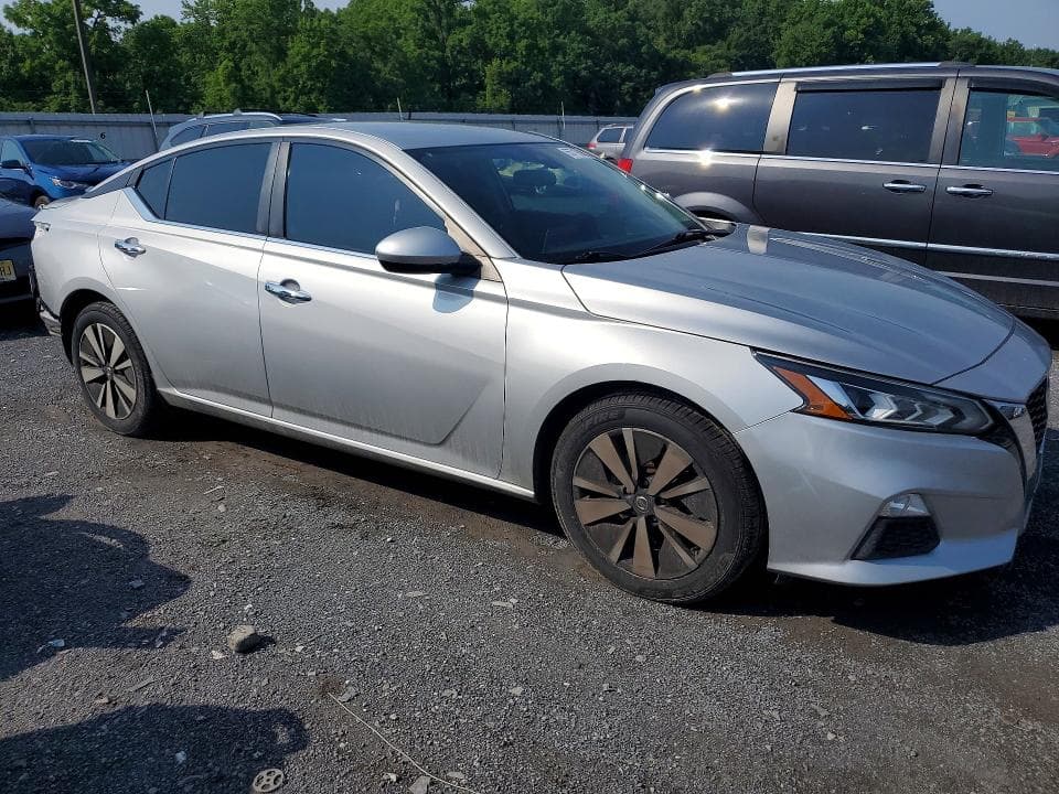 2022 NISSAN ALTIMA SV 4