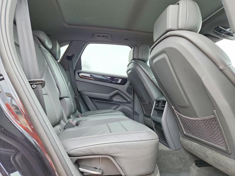 2019 PORSCHE CAYENNE S 10