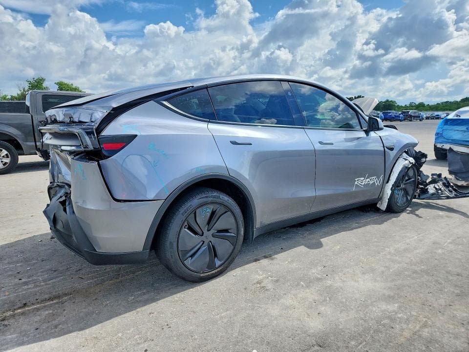 2026 TESLA MODEL Y 3