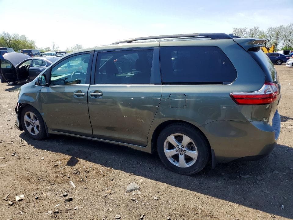 2019 TOYOTA SIENNA LE LE 2