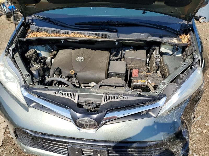 2019 TOYOTA SIENNA LE LE 12