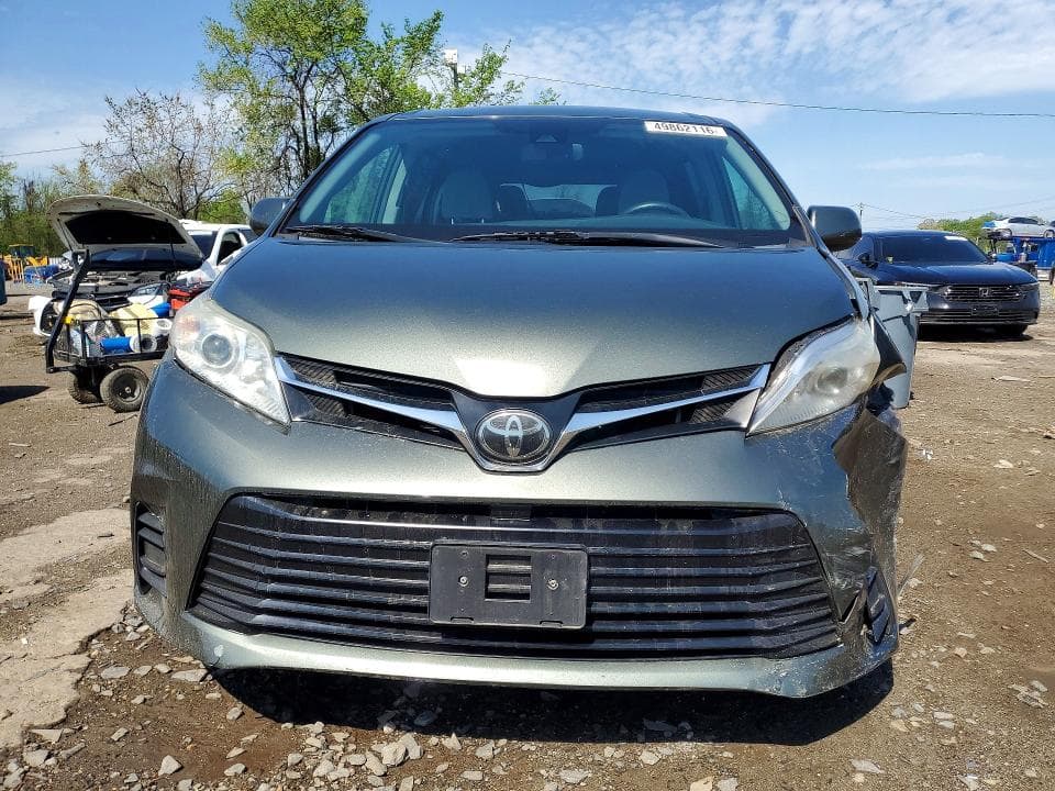 2019 TOYOTA SIENNA LE LE 5
