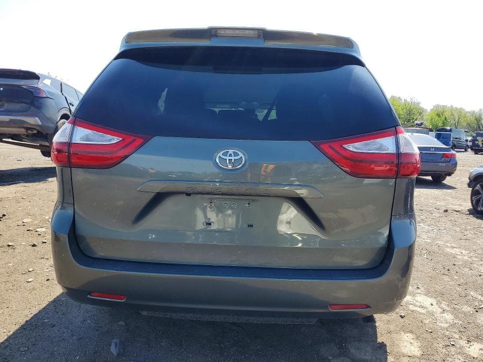 2019 TOYOTA SIENNA LE LE 6