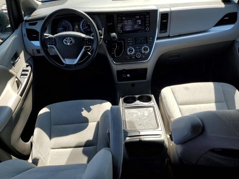 2019 TOYOTA SIENNA LE LE 8