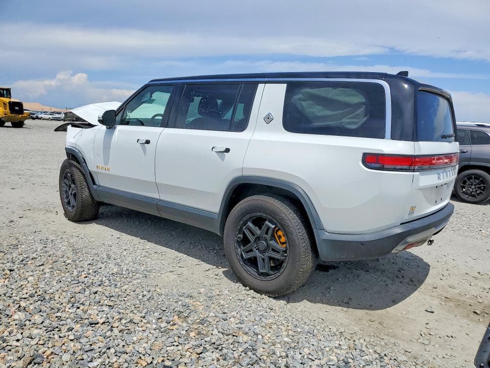 2024 RIVIAN R1S ADVENTURE 2