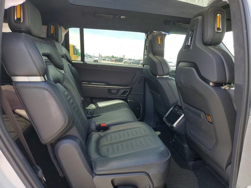 2024 RIVIAN R1S ADVENTURE 11