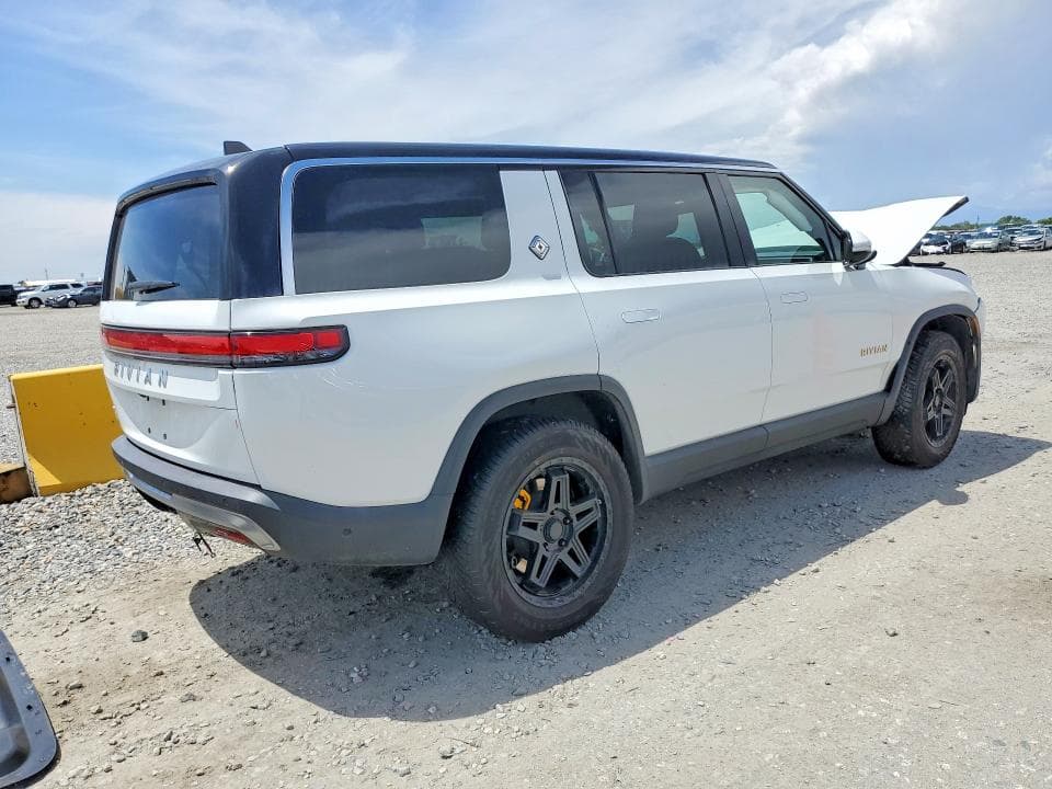 2024 RIVIAN R1S ADVENTURE 3