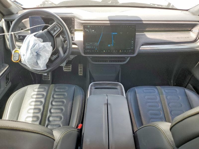 2024 RIVIAN R1S ADVENTURE 8