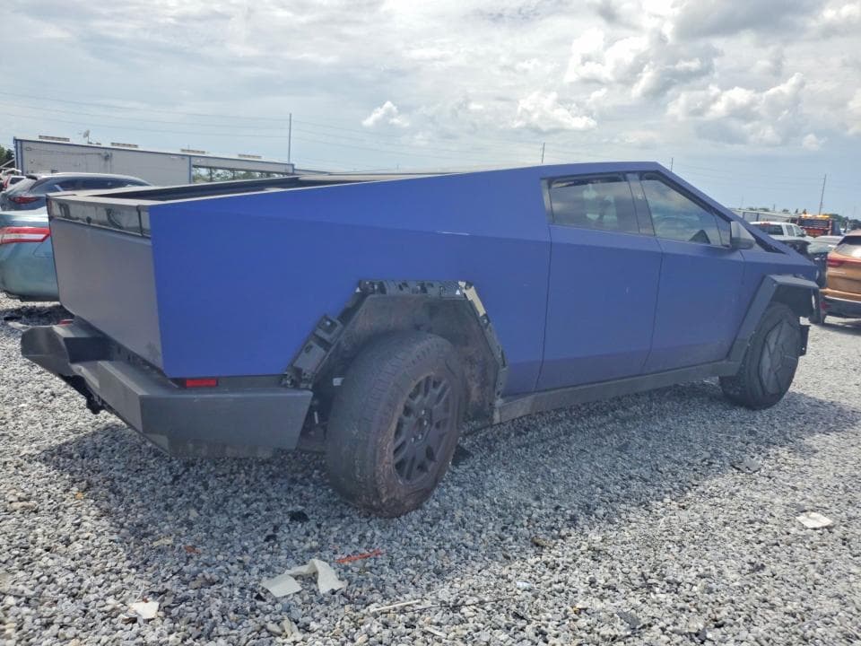 2024 TESLA CYBERTRUCK 3