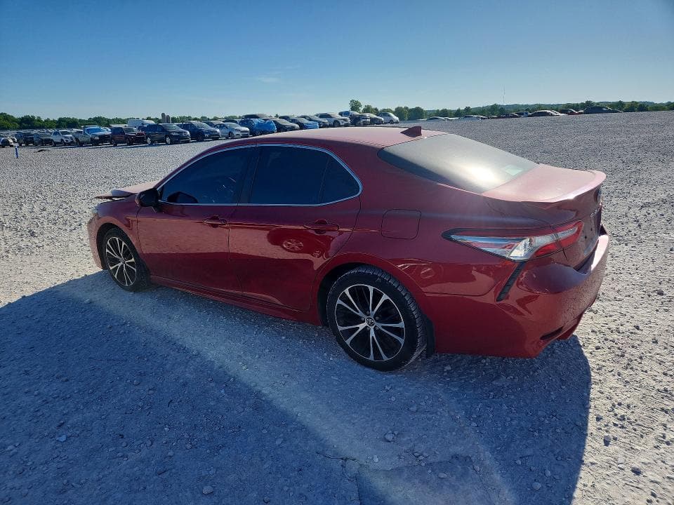 2019 TOYOTA CAMRY SE 2