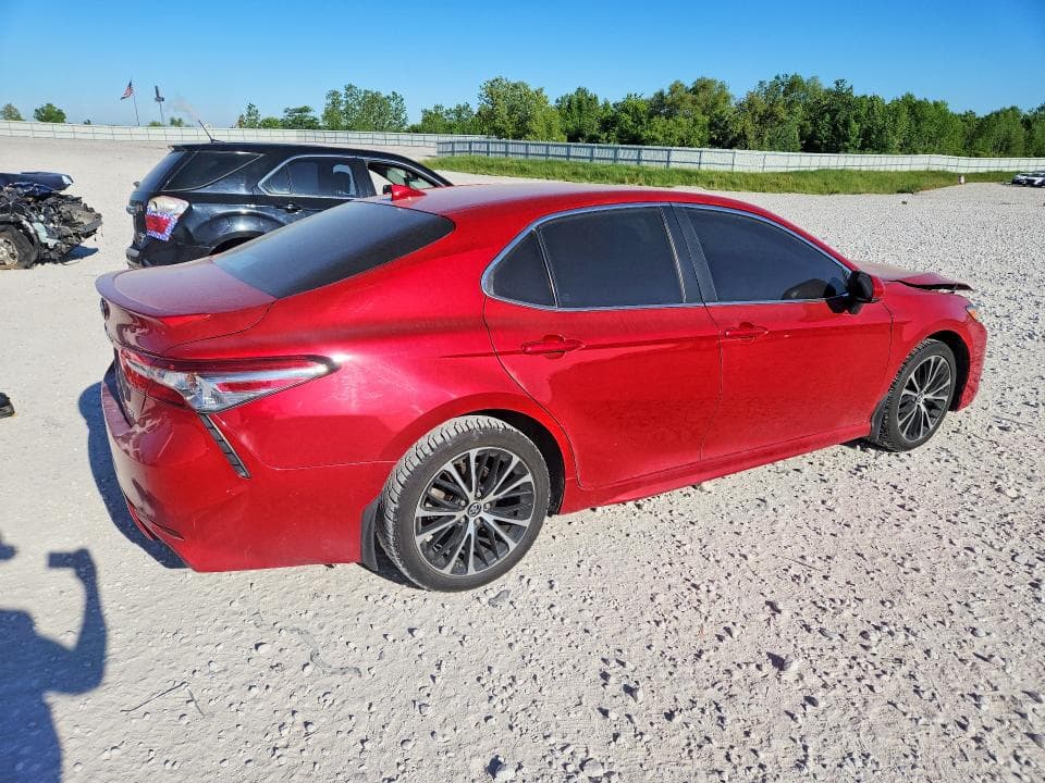 2019 TOYOTA CAMRY SE 3