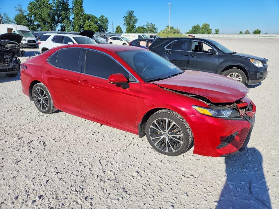 2019 TOYOTA CAMRY SE 4