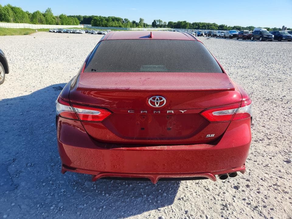 2019 TOYOTA CAMRY SE 6