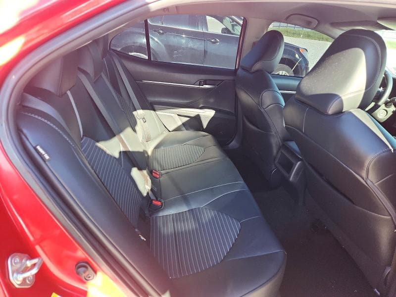 2019 TOYOTA CAMRY SE 10