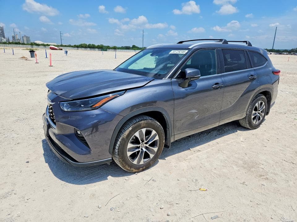 2023 TOYOTA HIGHLANDER XLE - 1