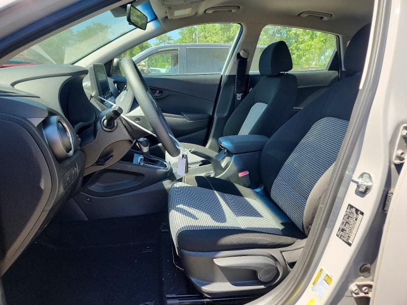 2022 HYUNDAI KONA SE 7