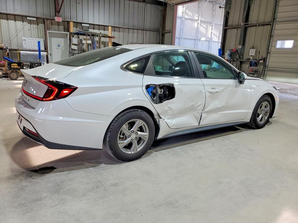2022 HYUNDAI SONATA SE SE 3
