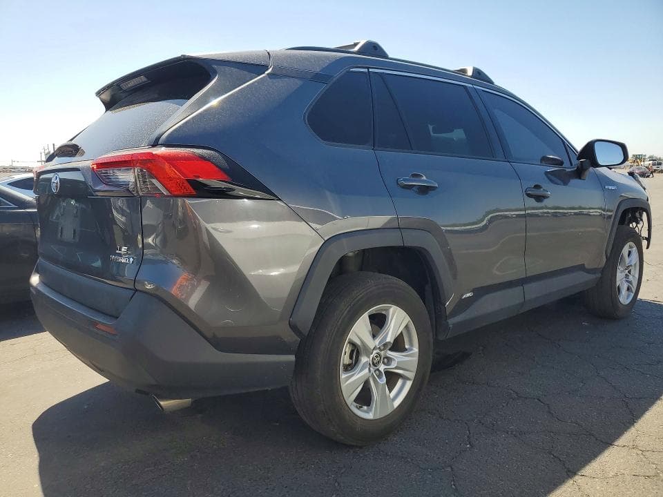 2021 TOYOTA RAV4 LE 3