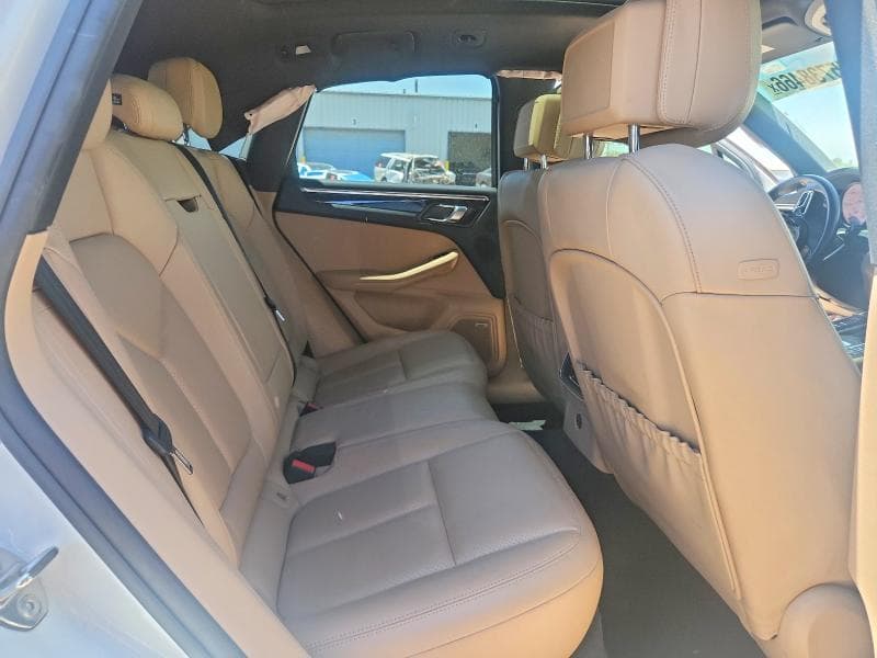 2020 PORSCHE MACAN S 11