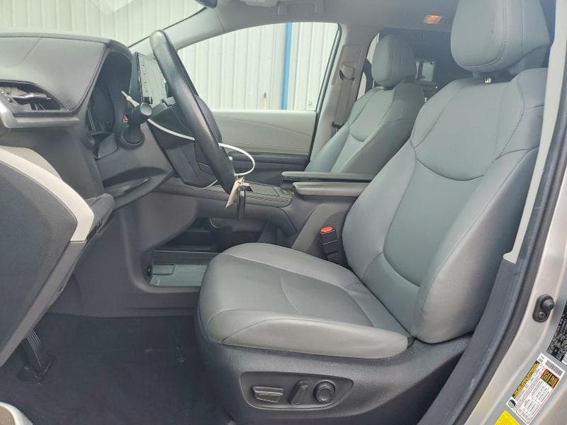 2024 TOYOTA SIENNA XLE 7
