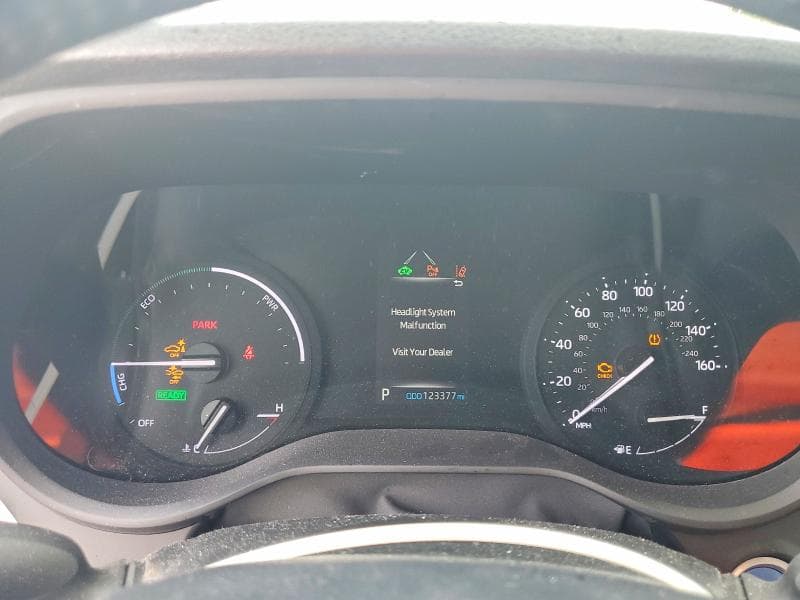 2024 TOYOTA SIENNA XLE 9