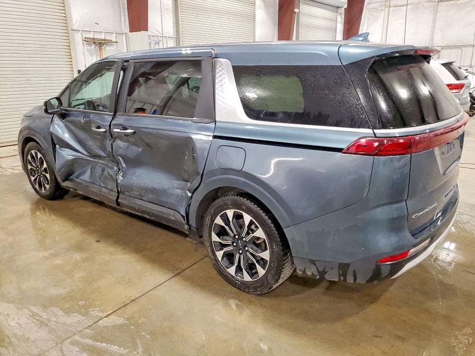2022 KIA CARNIVAL EX 2