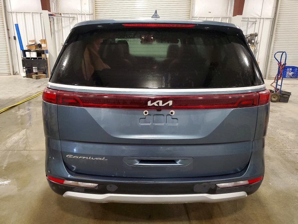 2022 KIA CARNIVAL EX 6