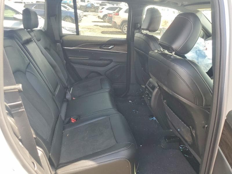 2026 JEEP GRAND CHEROKEE BASE/LAREDO 11