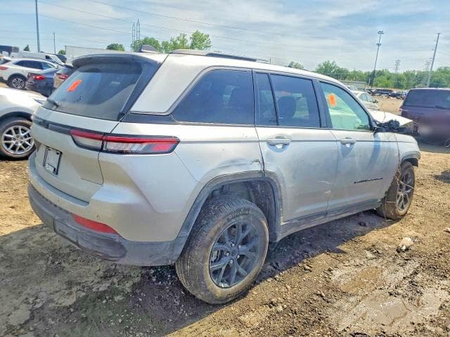 2026 JEEP GRAND CHEROKEE BASE/LAREDO 3