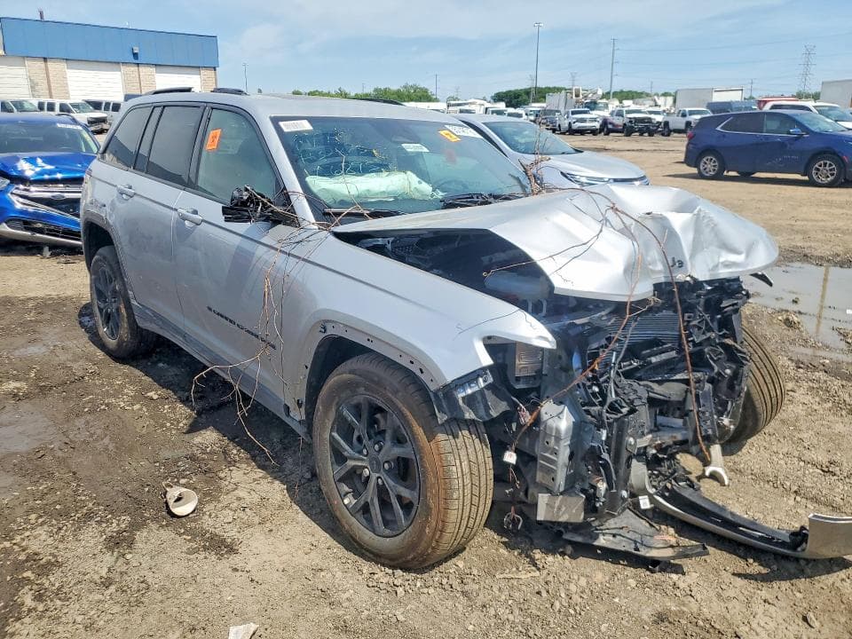 2026 JEEP GRAND CHEROKEE BASE/LAREDO 4