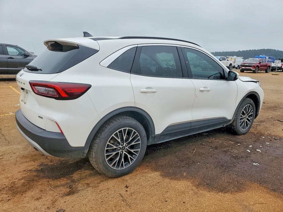 2023 FORD ESCAPE 3