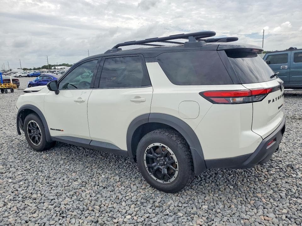2023 NISSAN PATHFINDER SV 2