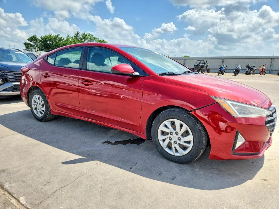 2019 HYUNDAI ELANTRA SE SE 4