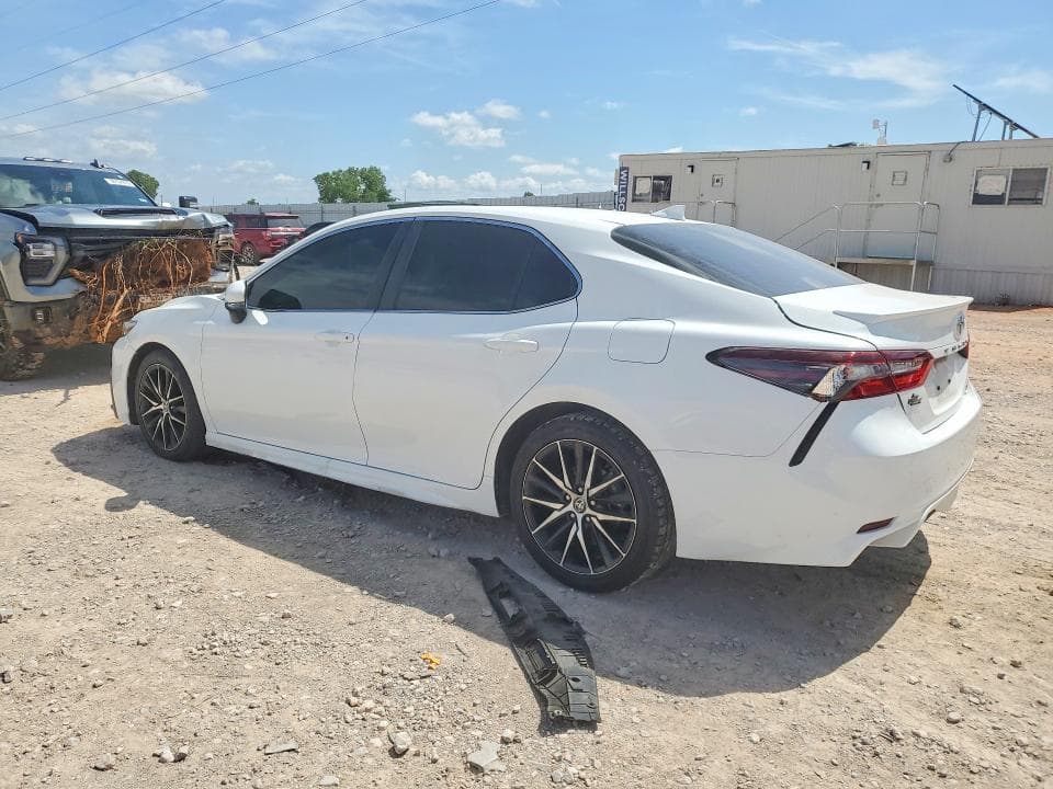 2022 TOYOTA CAMRY SE 2