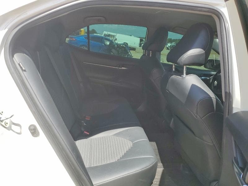 2022 TOYOTA CAMRY SE 10